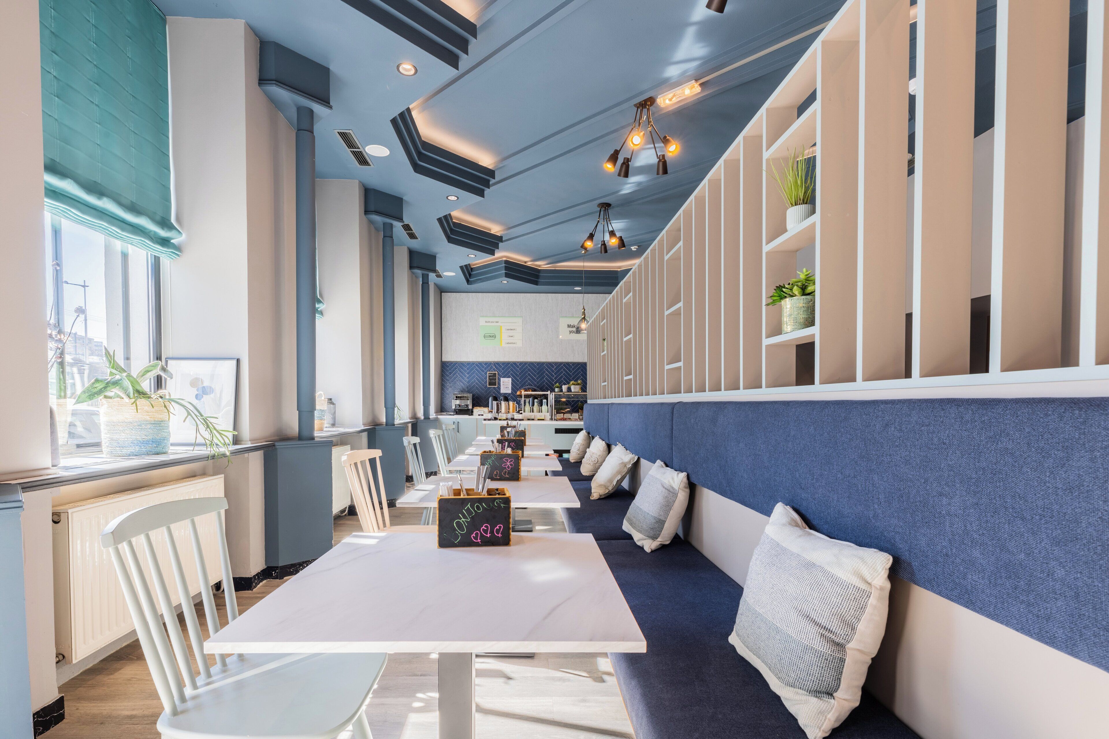 Daily buffet breakfast (EUR 17 per person)