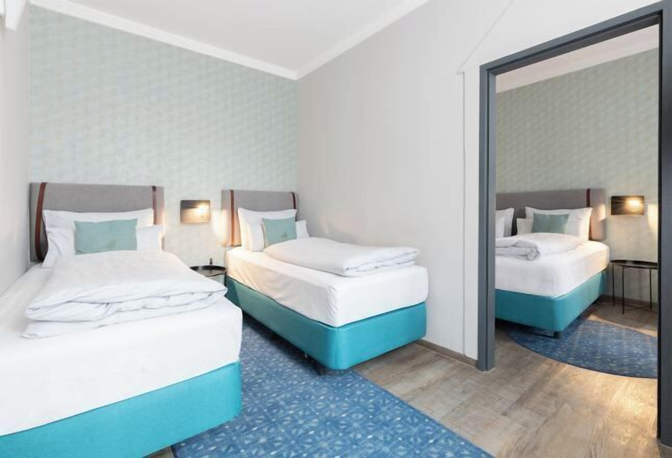 Zimmersafe, Schreibtisch, kostenlose Babybetten, kostenloses WLAN