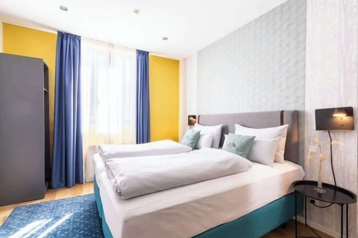 Allergikerbettwaren, Zimmersafe, Schreibtisch, schallisolierte Zimmer