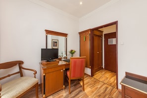 Habitació individual econòmica | Caixa forta a l'habitació, cortines opaques i bressols gratuïts