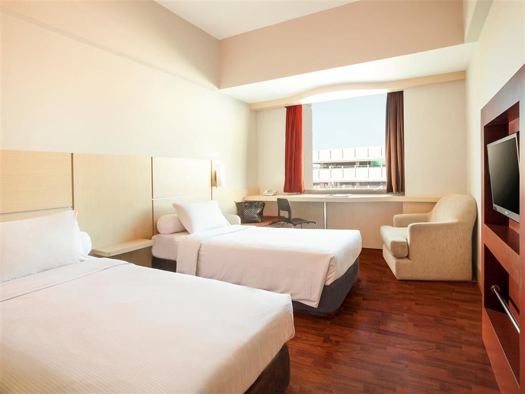 Ropa de cama de alta calidad y minibar 