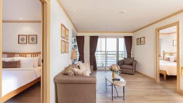 Superior Room, 2 Bedrooms | 1 bedroom, minibar, in-room safe, desk