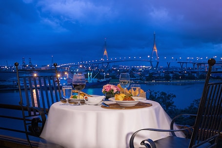 Restaurant. Riverfront Bangkok