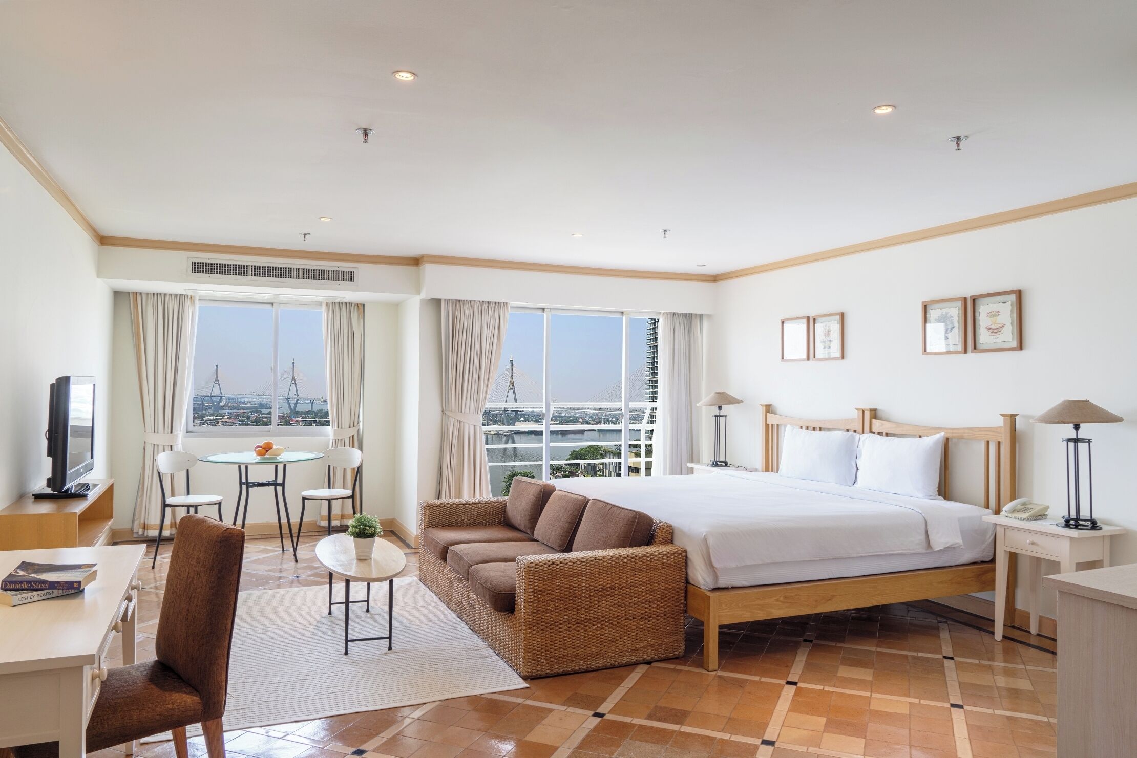 Deluxe Studio, River View