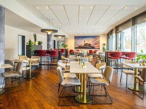 Colazione a buffet a pagamento, servita tutte le mattine 
