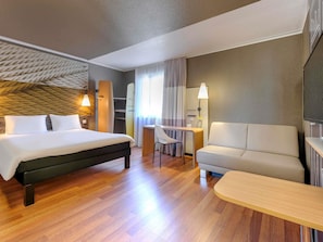 Familienzimmer, 1 Doppelbett und Schlafsofa