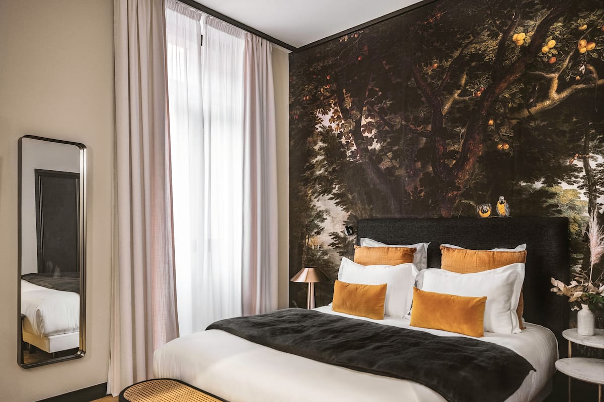 Literie de qualité supérieure, coffres-forts dans les chambres, bureau