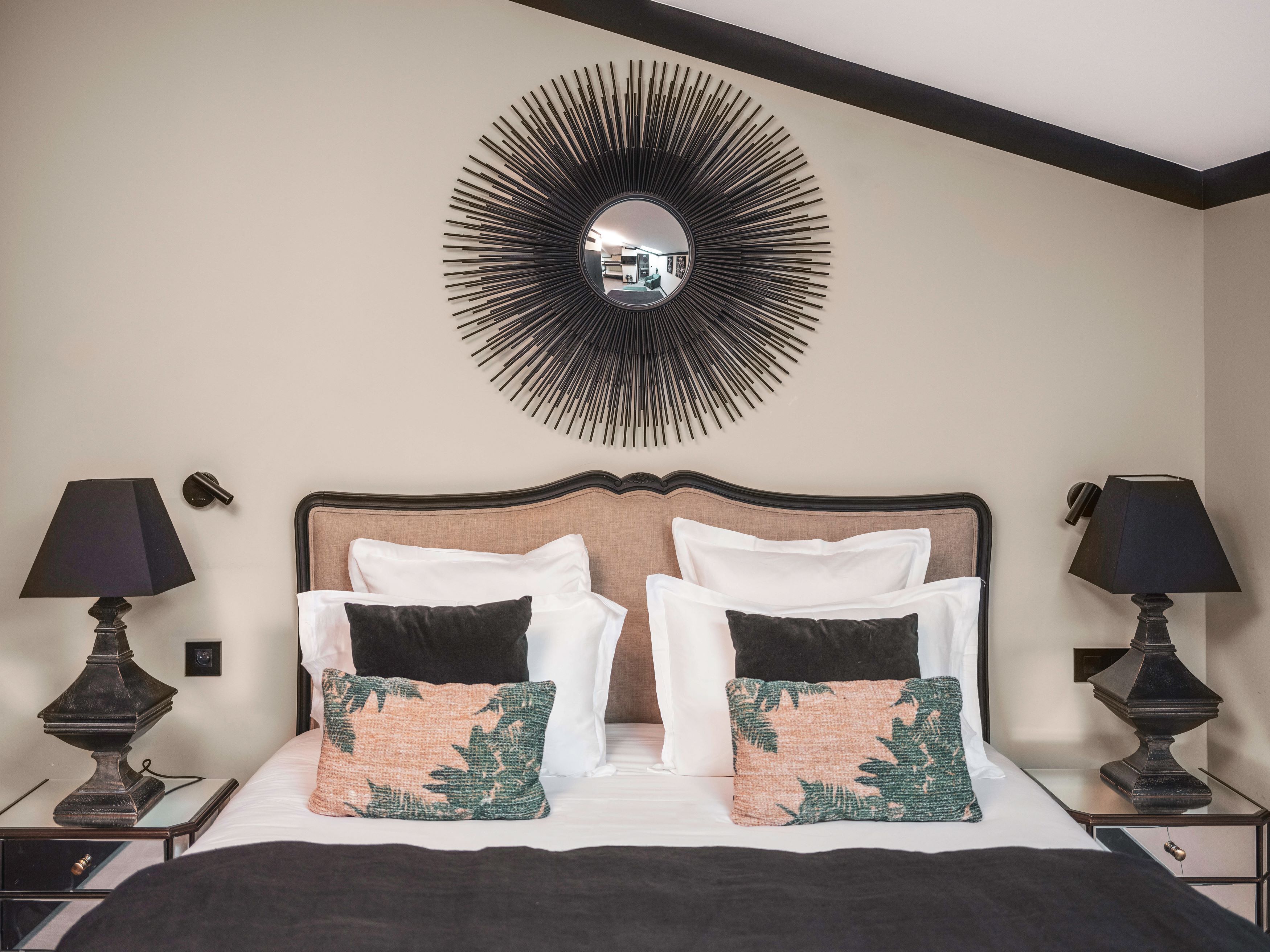 Premium bedding, in-room safe, desk, soundproofing