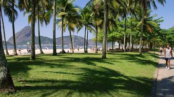 Perto da praia, toalhas de praia