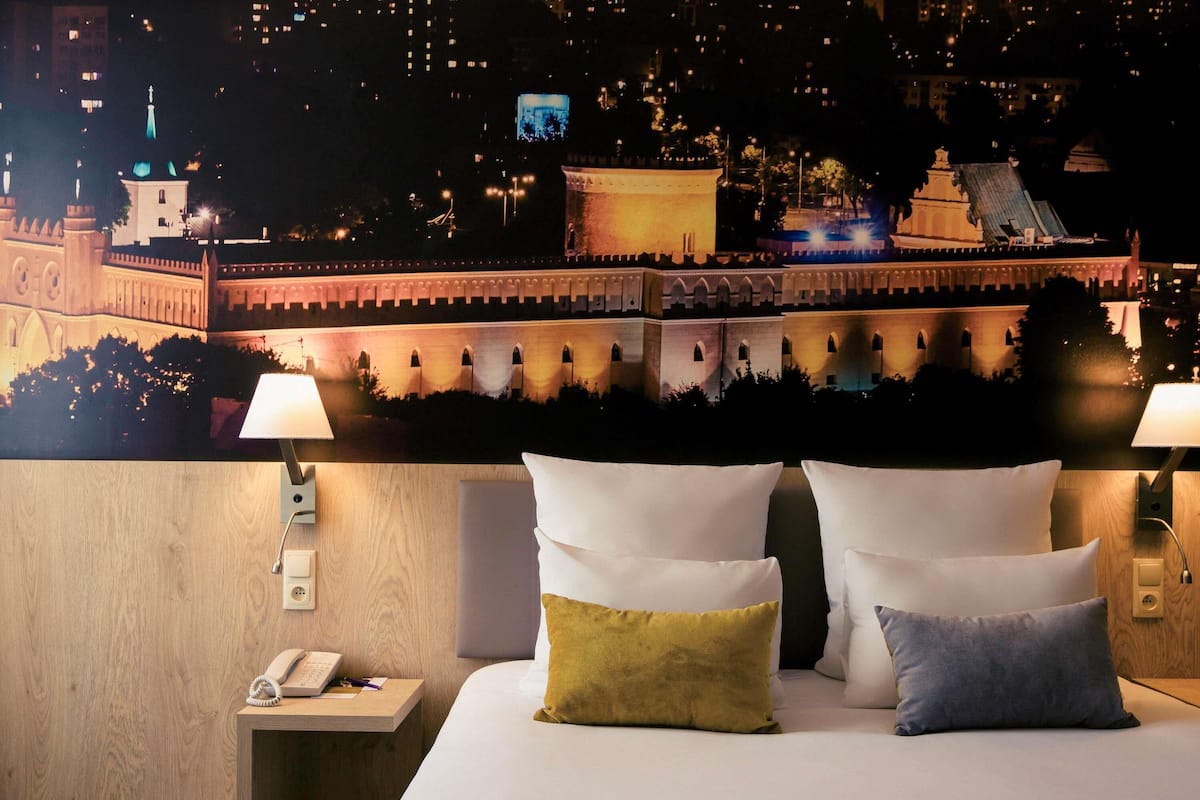 1 kamar tidur, seprai premium, minibar, dan brankas