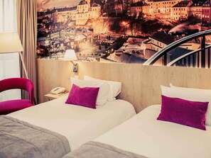 1 bedroom, premium bedding, minibar, in-room safe