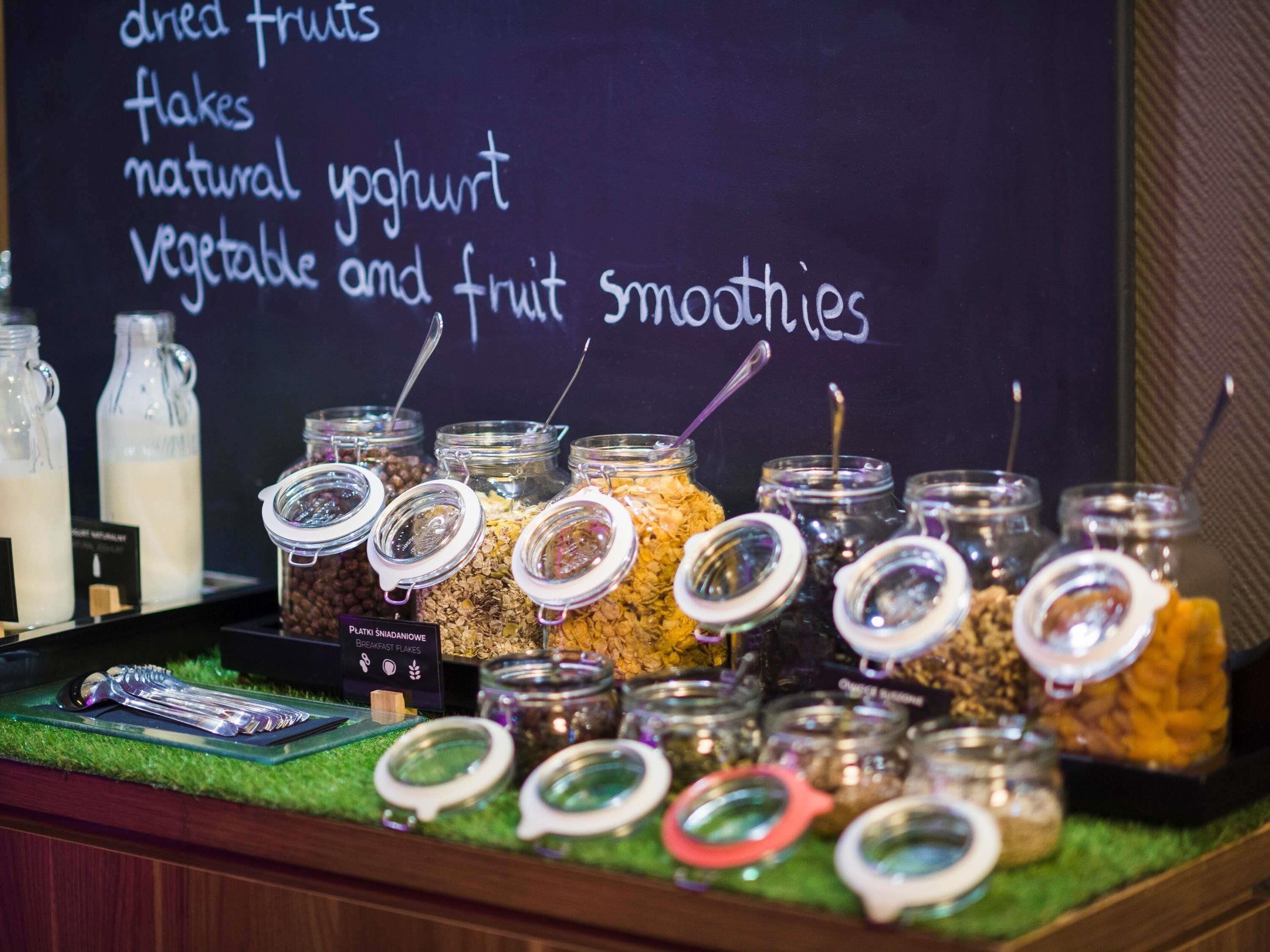 Dagelijks ontbijtbuffet (PLN 65 per persoon)