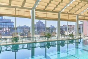 Piscine intérieure