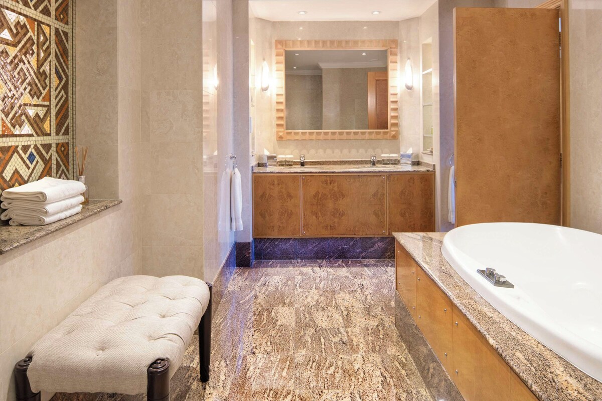 Presidential Suite | Hypo-allergenic bedding available, minibar, in-room safe, desk