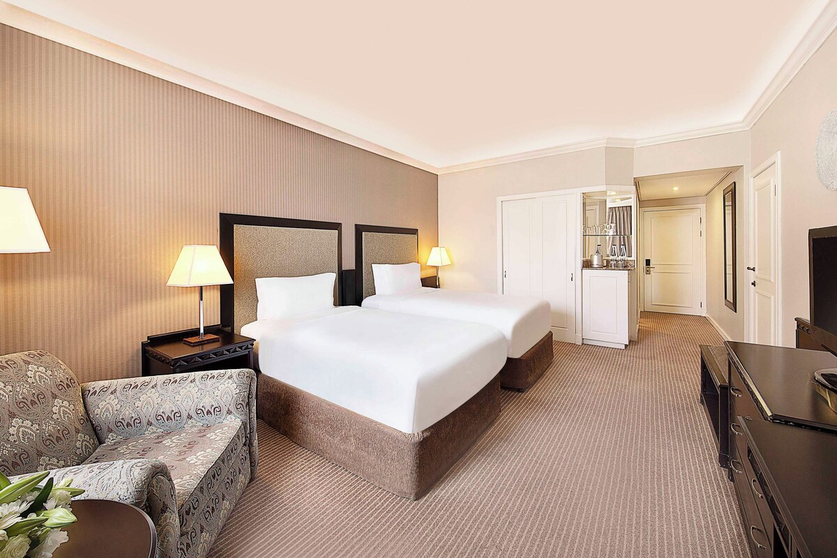 Standard Room | Hypo-allergenic bedding available, minibar, in-room safe, desk
