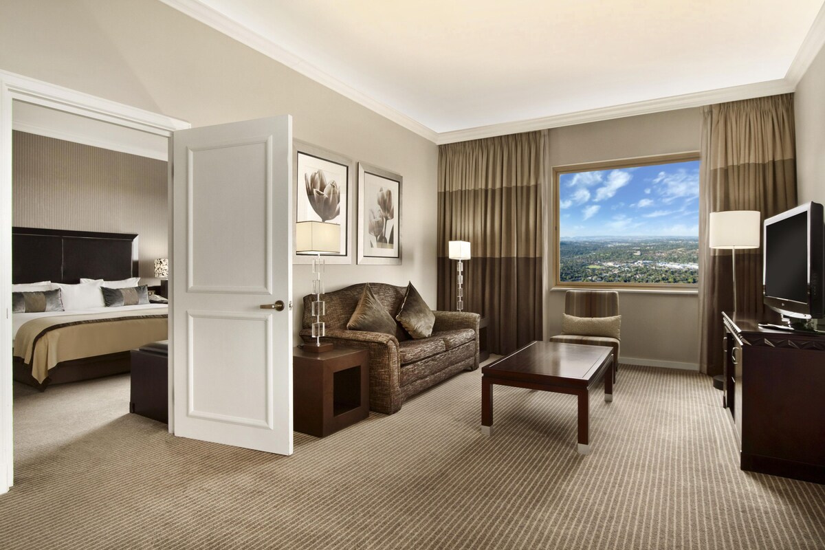 Suite, 1 Bedroom, Terrace | Hypo-allergenic bedding available, minibar, in-room safe, desk