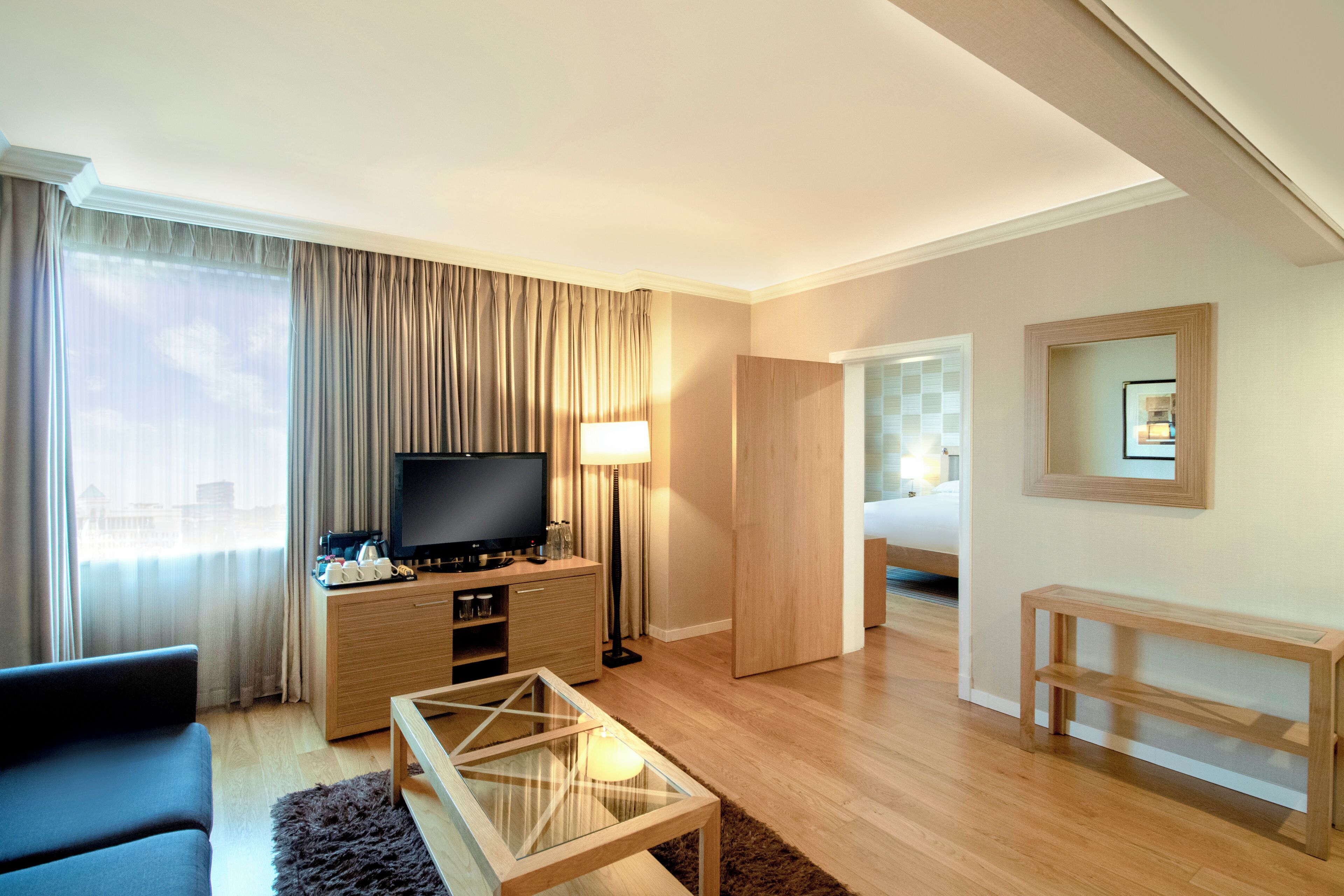 32-inch lcd tv with satellite channels, tv