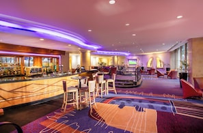 Breakfast, lunch and dinner served  - NH Johannesburg Sandton Hotel (Johannesburg)