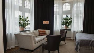 Habitación doble superior | Ropa de cama hipoalergénica y escritorio