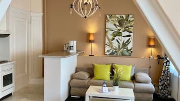 Apartamento familiar | Zona de estar | Una televisión