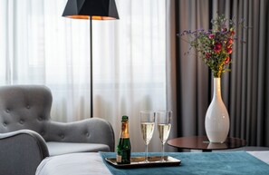 Comfort-Dreibettzimmer | Minibar, Zimmersafe, Schreibtisch, schallisolierte Zimmer