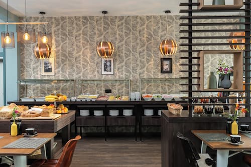 Desayuno buffet todos los días (con cargo)