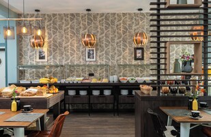 Daily buffet breakfast for a fee