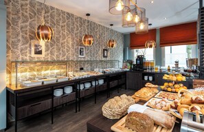 Daily buffet breakfast for a fee