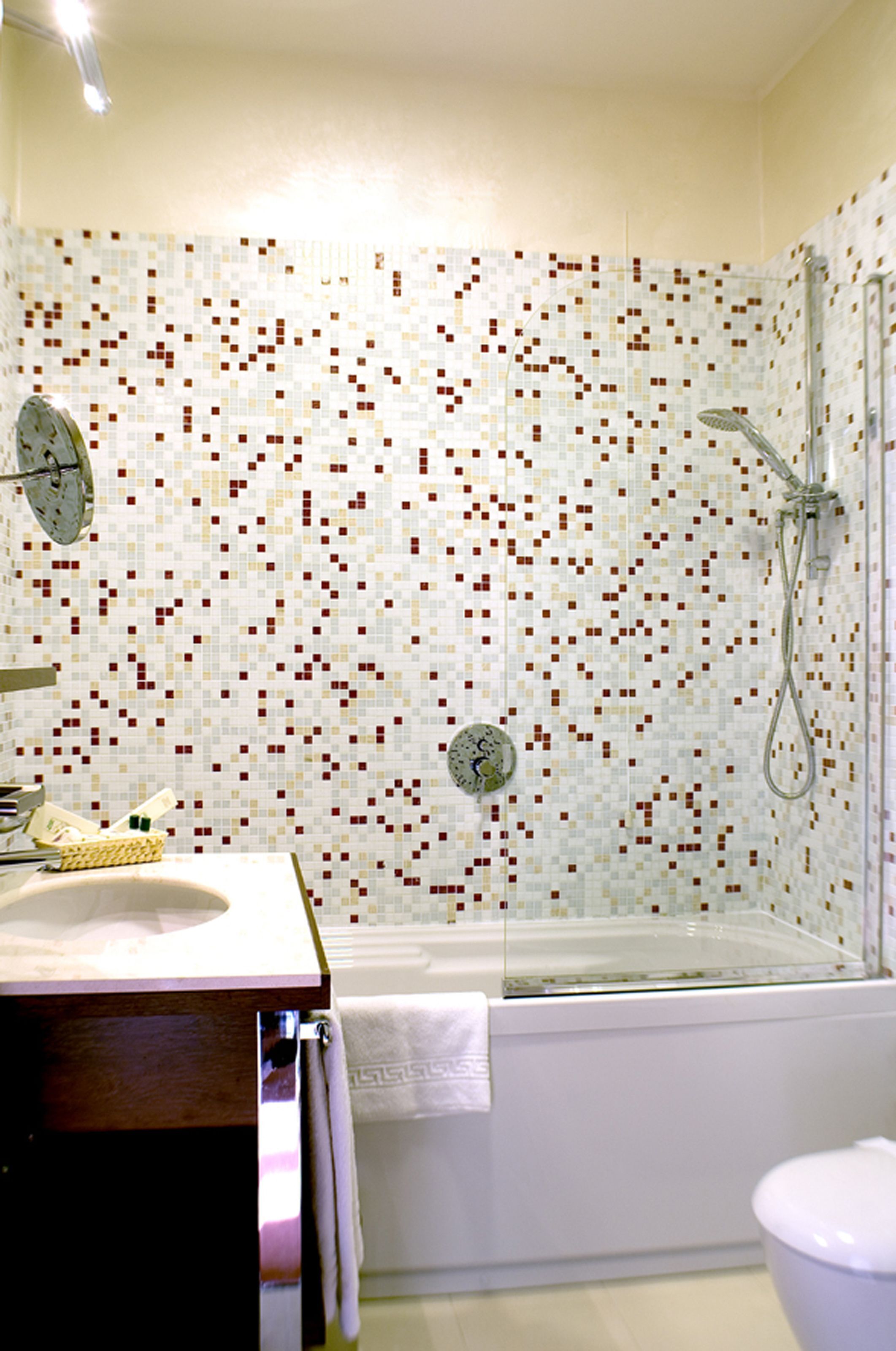 Bagno | Set di cortesia gratuito, asciugacapelli, accappatoio, pantofole