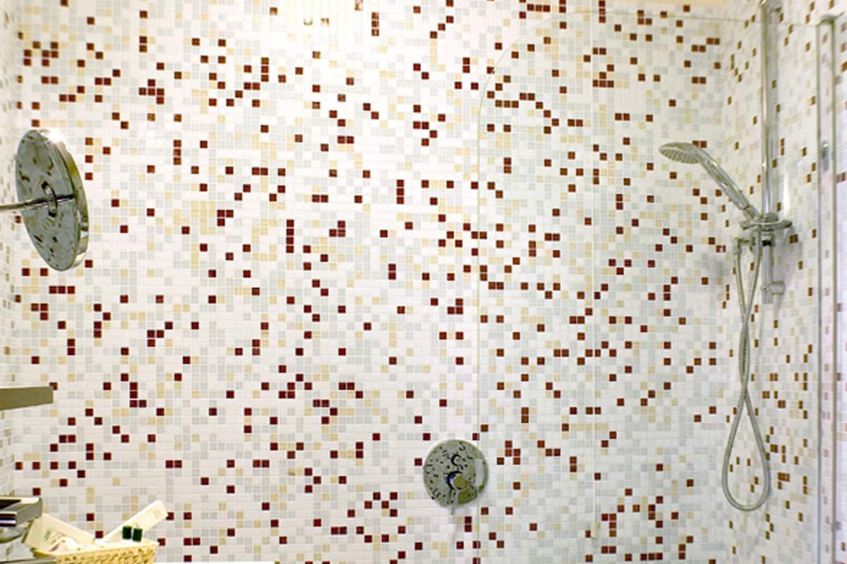 Bathroom | Free toiletries, hair dryer, bathrobes, slippers