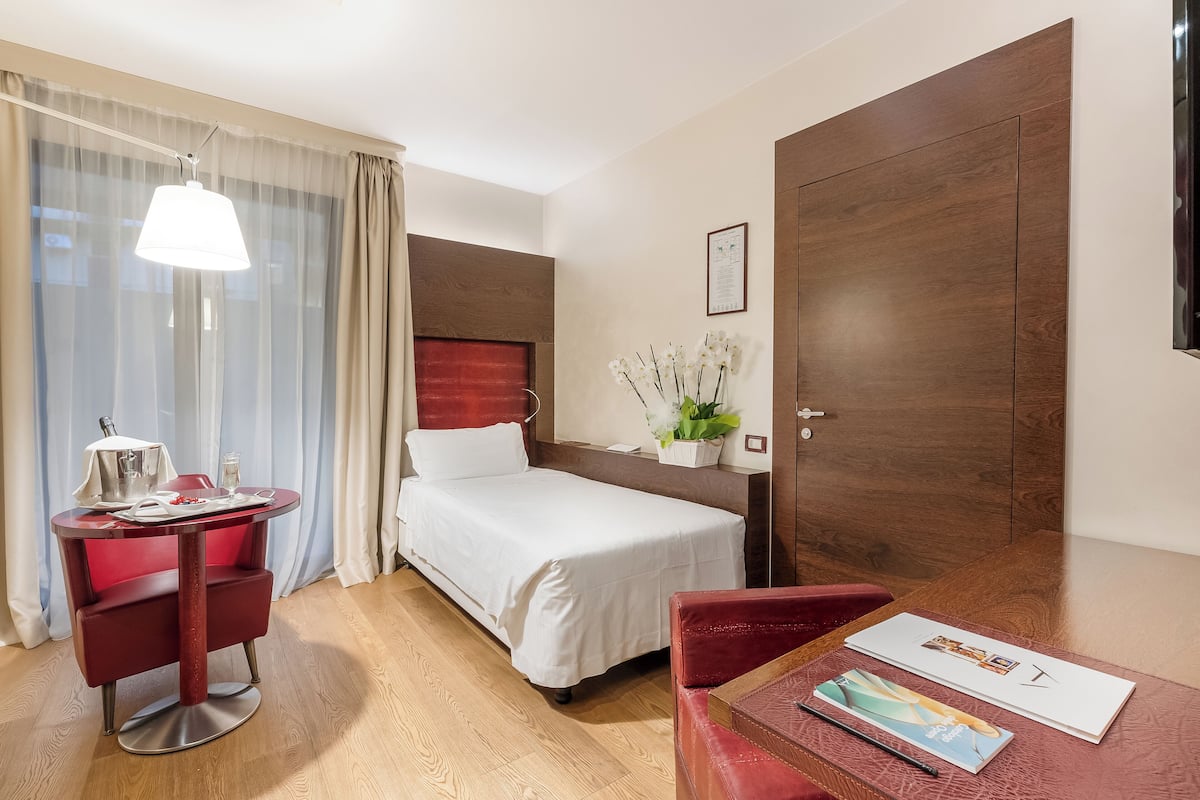 Chambre simple | Couette en duvet, minibar, coffre-fort, bureau