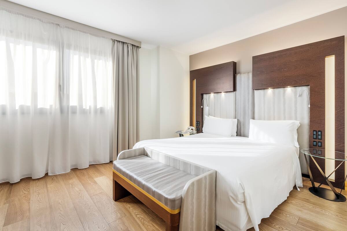 Phòng đôi Superior | Chăn bông, minibar, k ét bảo mật tại phòng, bàn 