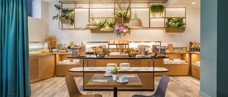 Daily buffet breakfast (EUR 16 per person)