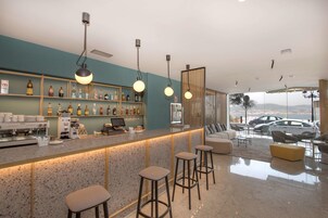Bar (en el alojamiento)