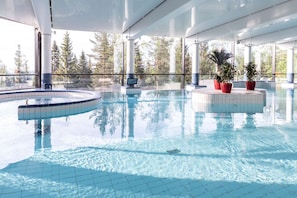 Sauna, hot tub, steam room, body treatments, aromatherapy