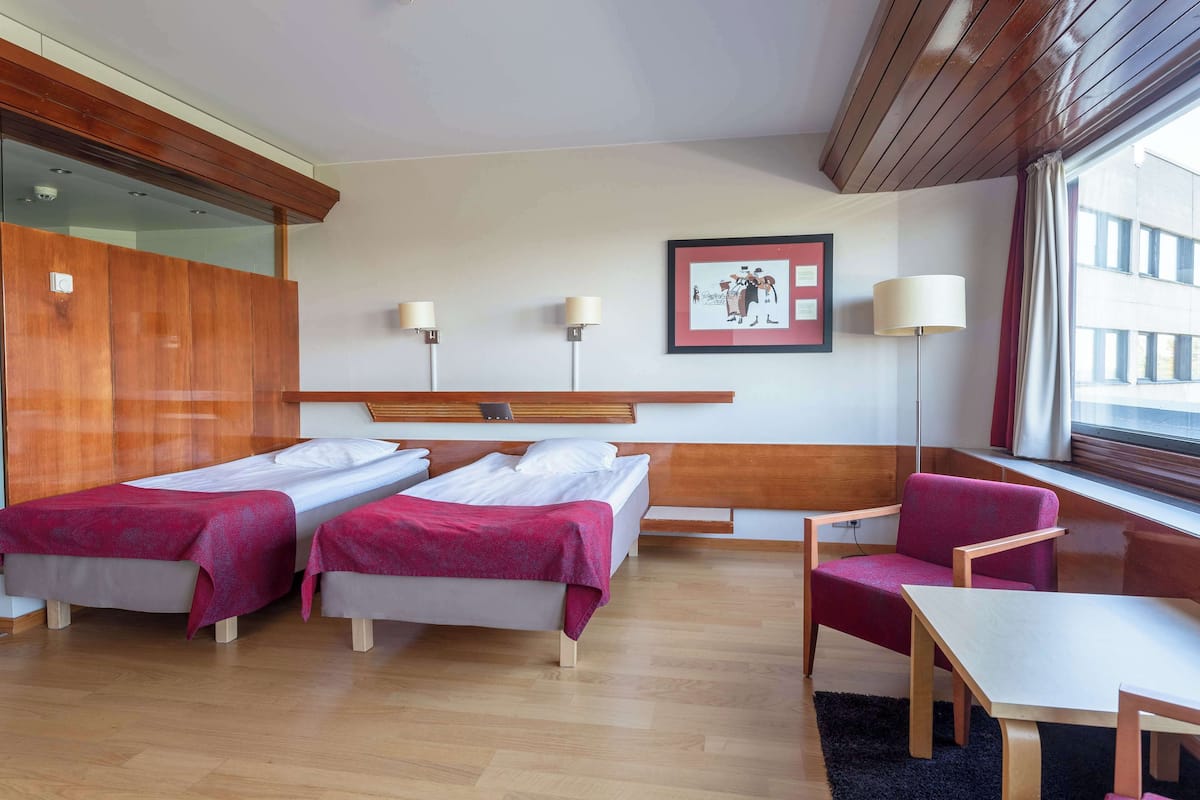 Superior Twin Room | Desk, blackout curtains, free cots/infant beds, free WiFi