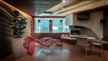 Sauna, hot tub, steam room, body treatments, aromatherapy