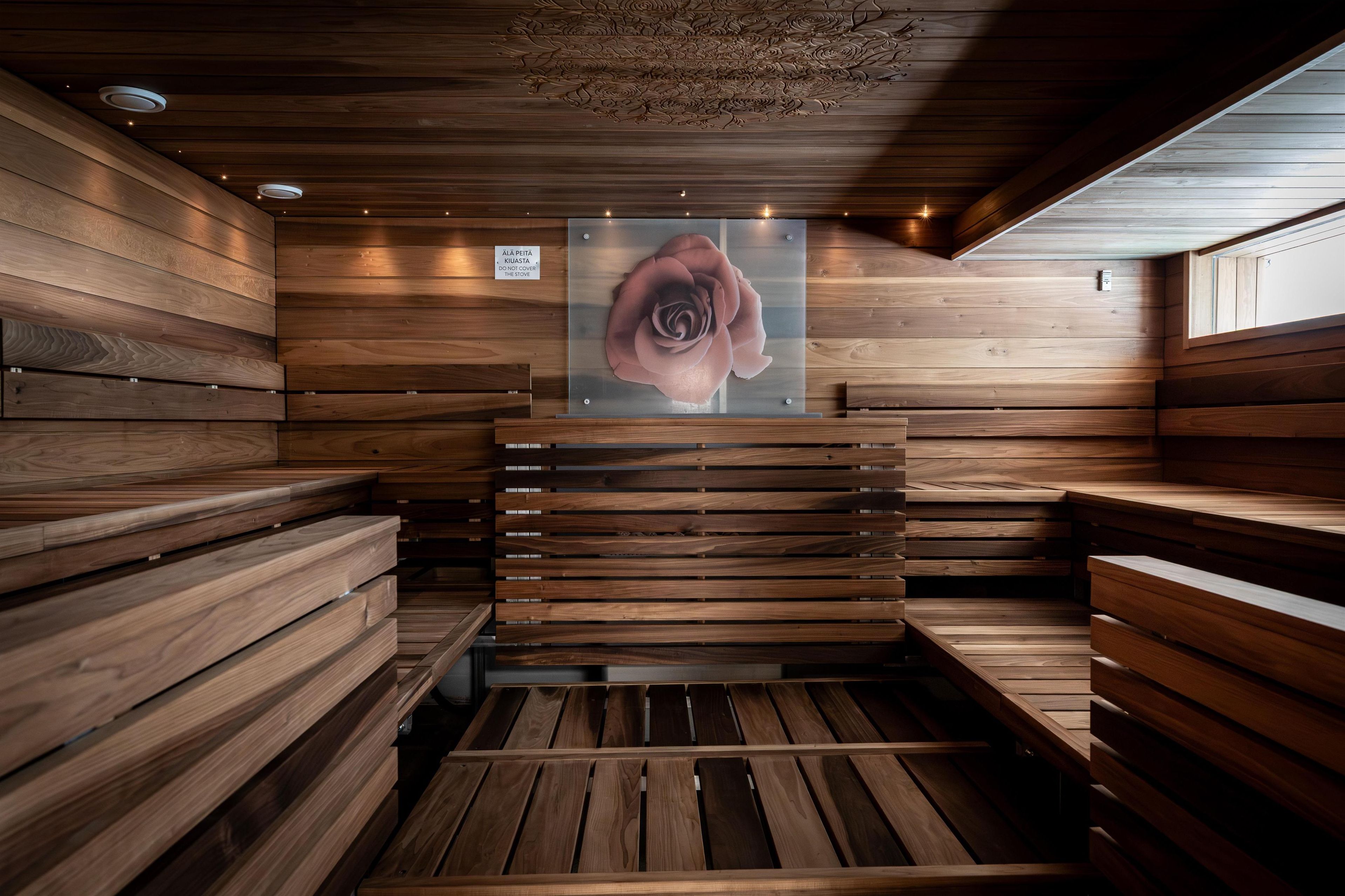 Sauna, hot tub, steam room, body treatments, aromatherapy