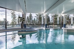 Sauna, hot tub, steam room, body treatments, aromatherapy