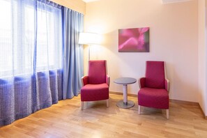 Tomannsrom – superior | Allergitestet sengetøy, skrivebord og blendingsgardiner