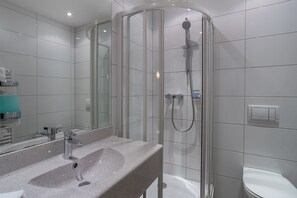 Standard Single Room | Bathroom