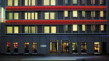 Fassade der Unterkunft â Abend/Nacht