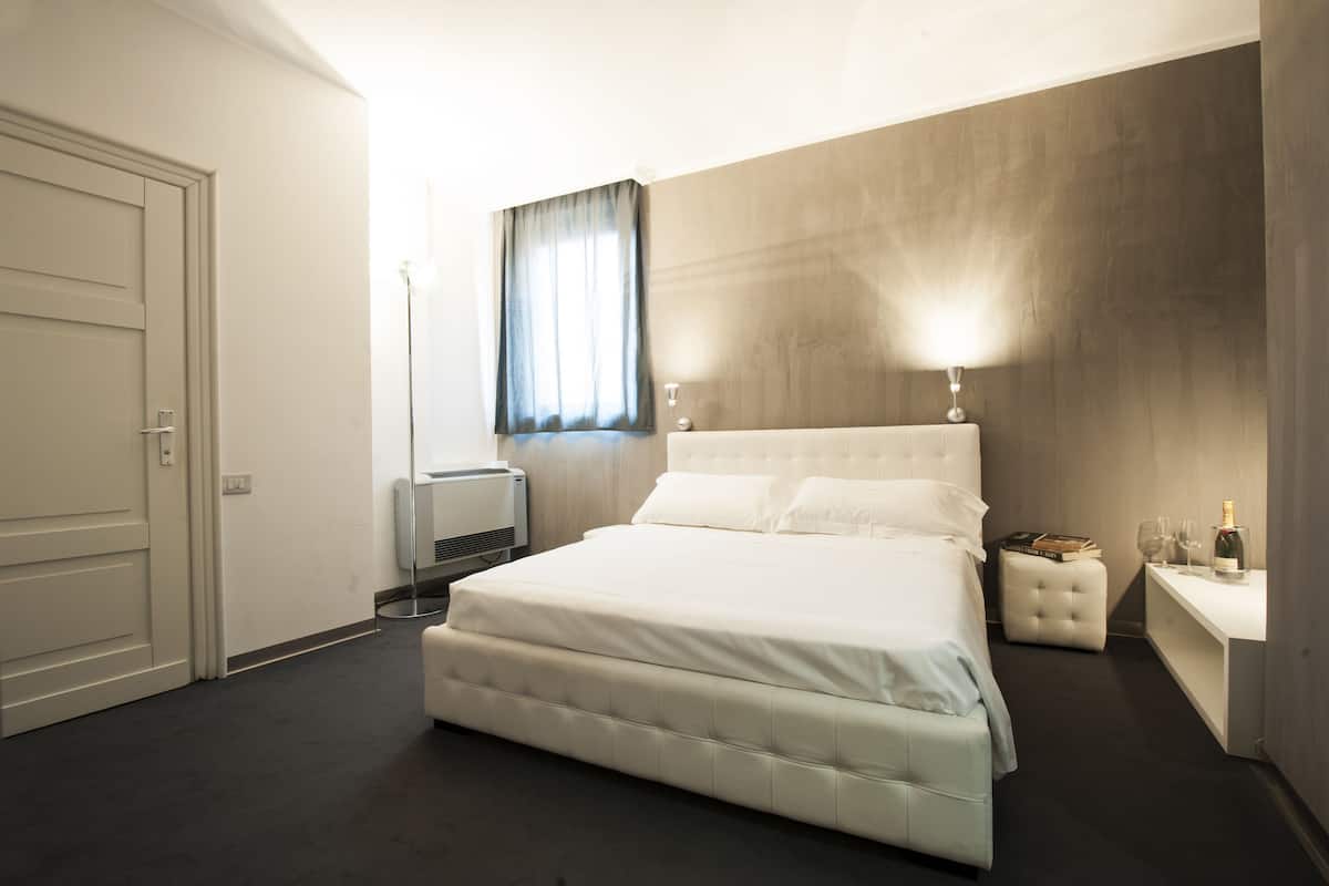 Minibar, in-room safe, cots/infant beds