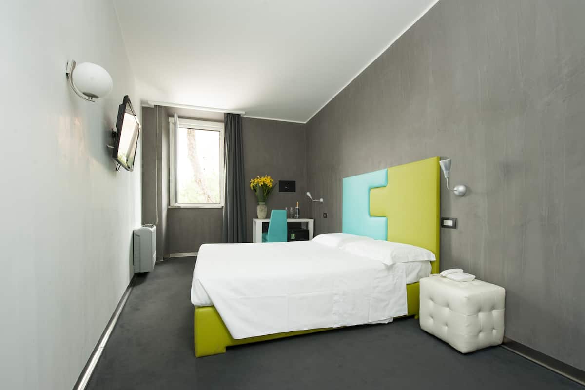 Minibar, in-room safe, cots/infant beds