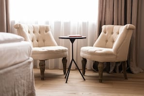 Signature-Doppelzimmer, 1 Queen-Bett, Nichtraucher | 1 Schlafzimmer, Allergikerbettwaren, Zimmersafe, individuell dekoriert