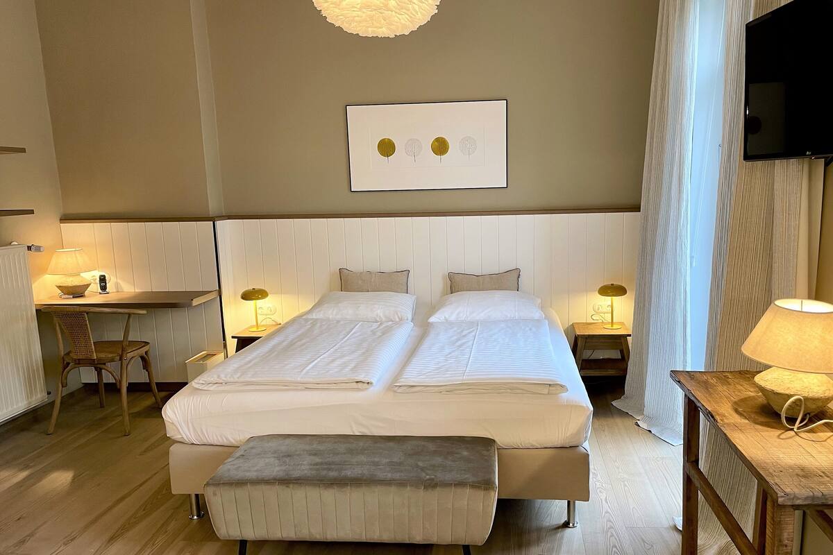 Phòng đôi có thiết kế đặc trưng, 1 giường cỡ queen, không hút thuốc | Bộ đồ giường kháng dị ứng, két bảo mật tại phòng, bàn 