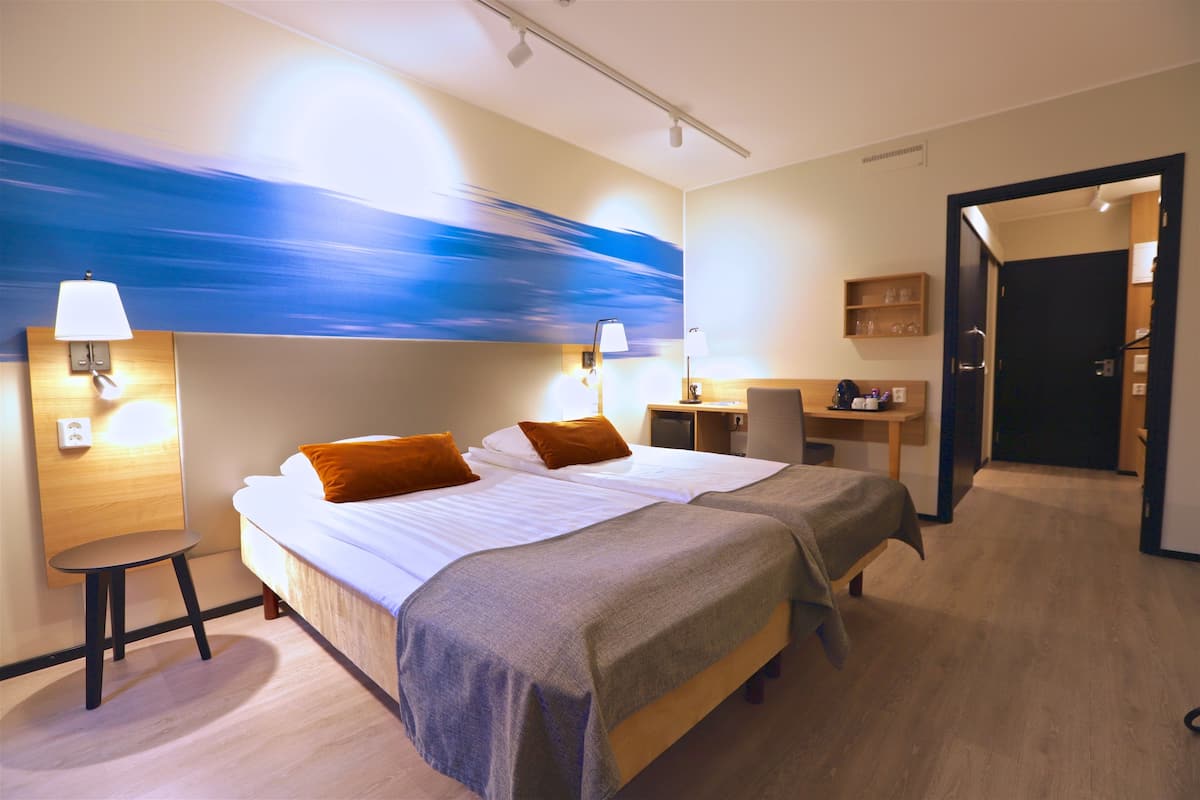Standard tvÄbÀddsrum (Park building) | Skrivbord, mörklÀggningsgardiner, gratis wi-fi och sÀngklÀder
