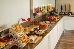 Free daily buffet breakfast
