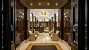 Pintu masuk interior