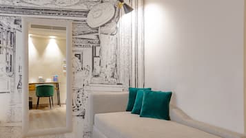 Triple Room Superior Executive | 高級寢具、迷你吧、房內夾萬、書桌